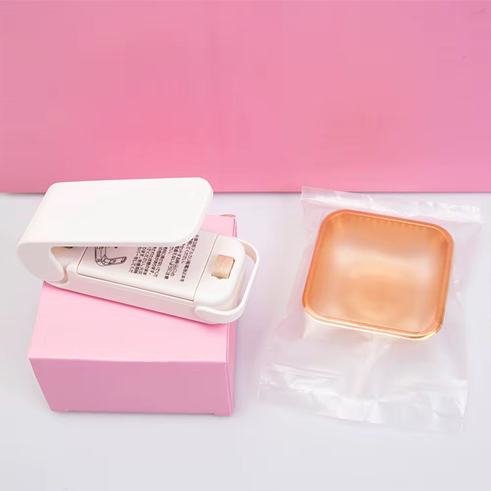 Magnetic Mini Sealing Machine, Mini Bag Sealer, Portable Handheld Vacuum Food Sealer Bag, Chip Bag Sealer Heat Sealer Tool for Plastic Bag Snack Bag Food Storage