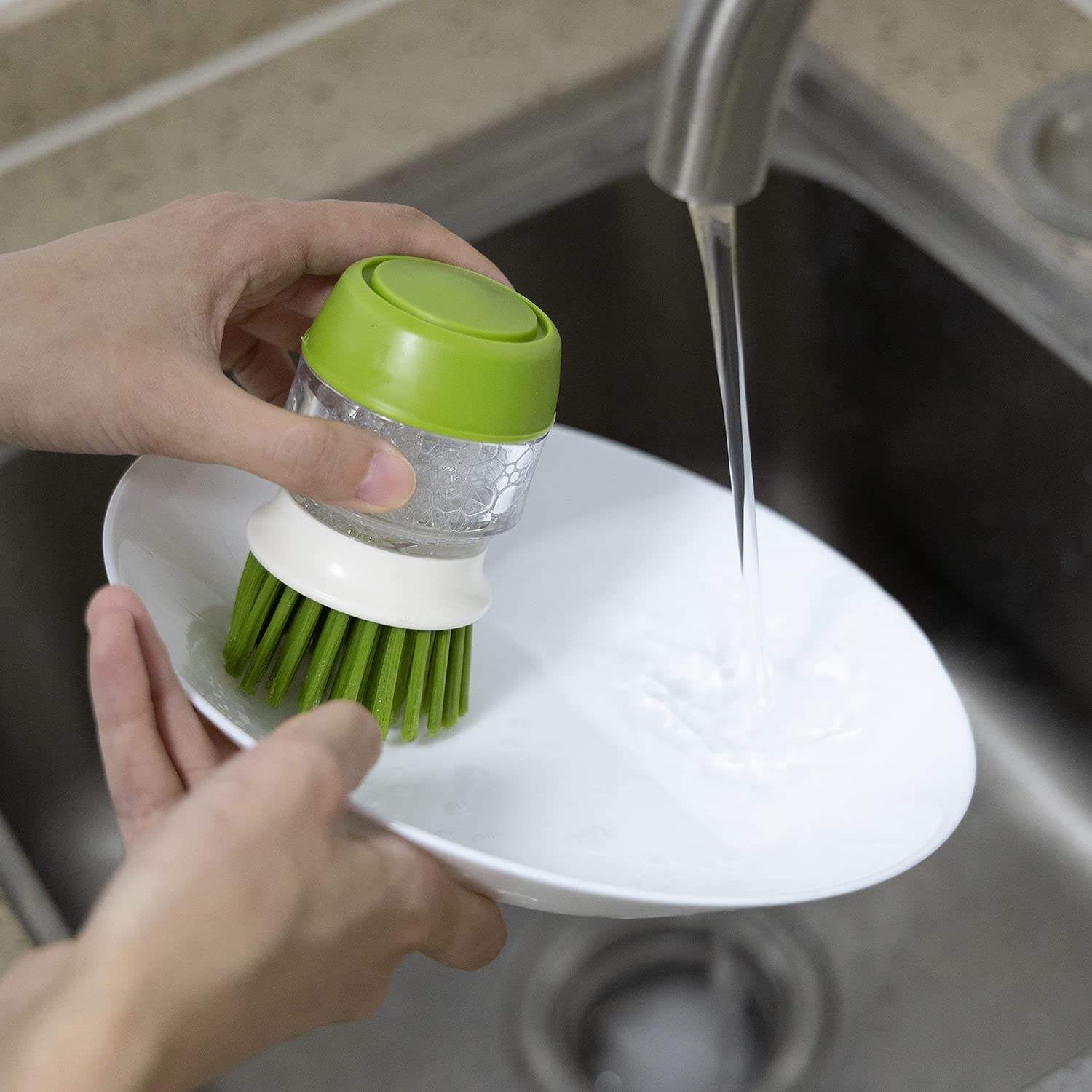 Automatic liquid filling palm kitchen brush