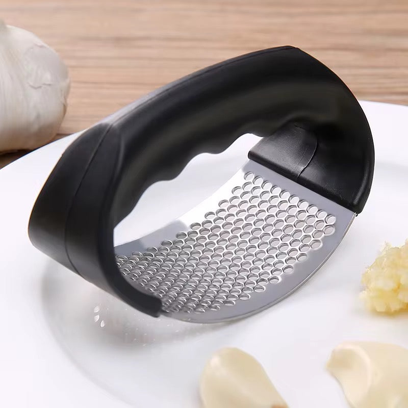 Stainless Steel Food Grade Garlic Press Crusher Manual Garlic Mincer Chopping Garlic Tools Curve Fruit Vegetable Cooking Kitchen Gadgets Tools for Mincing and Chopping Garlic Accessory