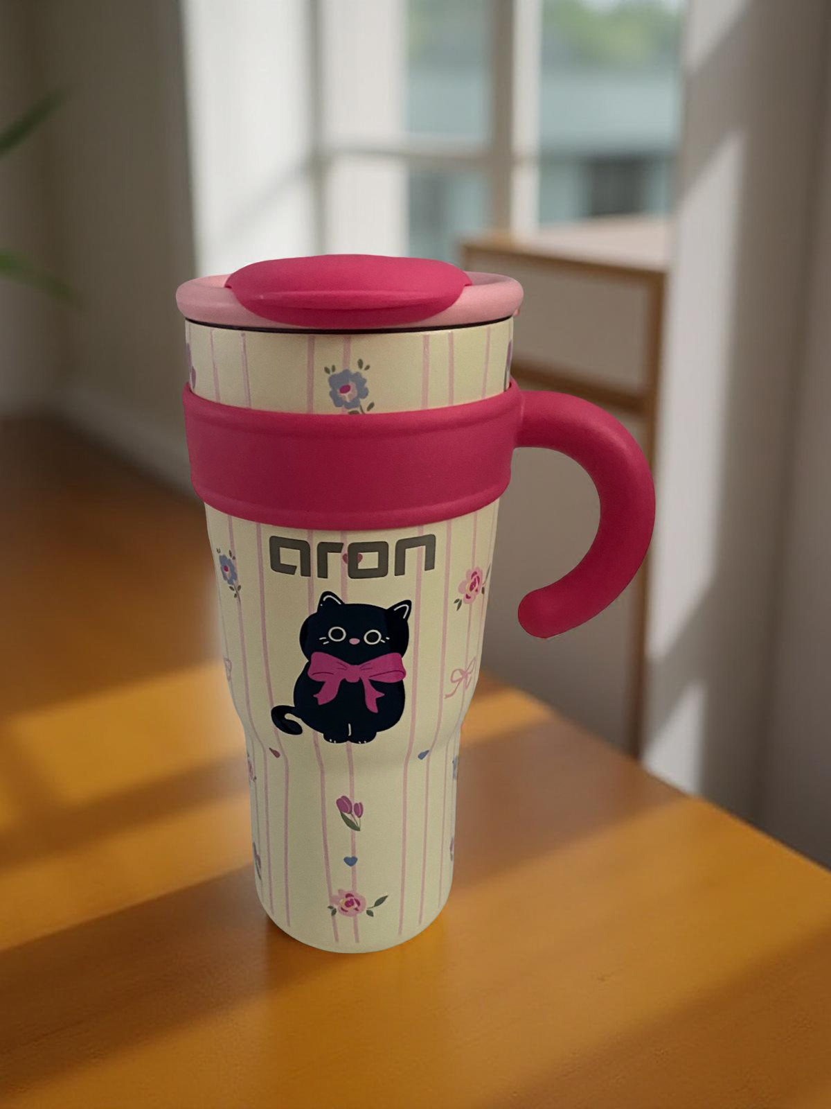 Aron 750ml Bullet-Shaped Stainless Steel Travel Mug with Handle and Lid, Double Wall Insulated Coffee Cup, 316 & 304 Stainless Steel Leak Resistant Tumbler, Cute Cartoon Cat Design Reusable Thermal Cup for Coffee Tea Water
